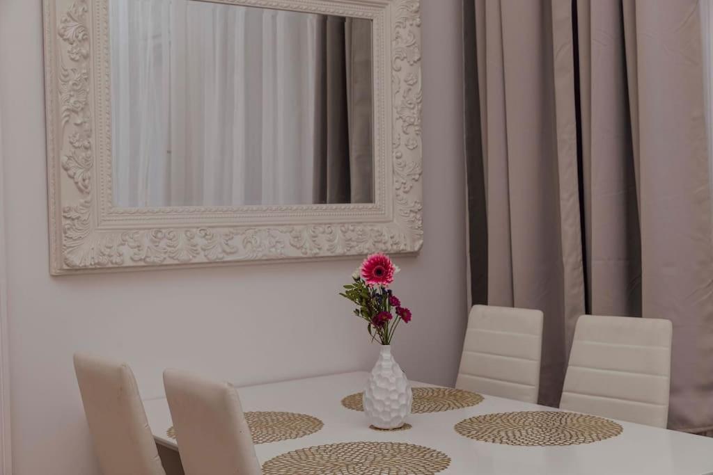 Modern Stylish Comfortable 2 Bedroom Apartment Wien Eksteriør bilde